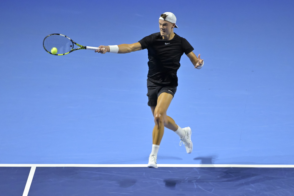 在面对高大 在面对高大